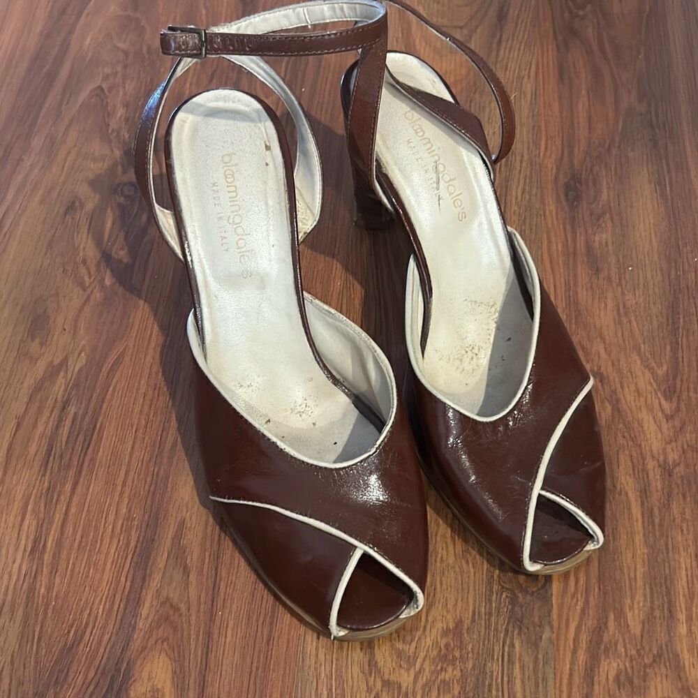 Bloomingdale's brown leather peep toe heels vintage 1970s 8
